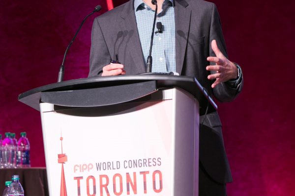 Quartz editor-in-chief on engaging advertising, videos and charts