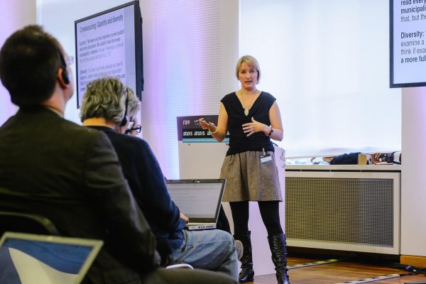 Trends in media innovation – ways of storytelling with crowdsourcing and virtual reality
