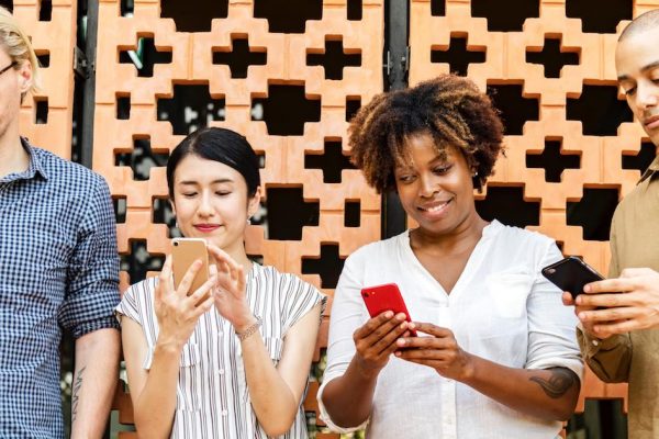 Mobile share of advertising market to exceed 30 per cent in 2020